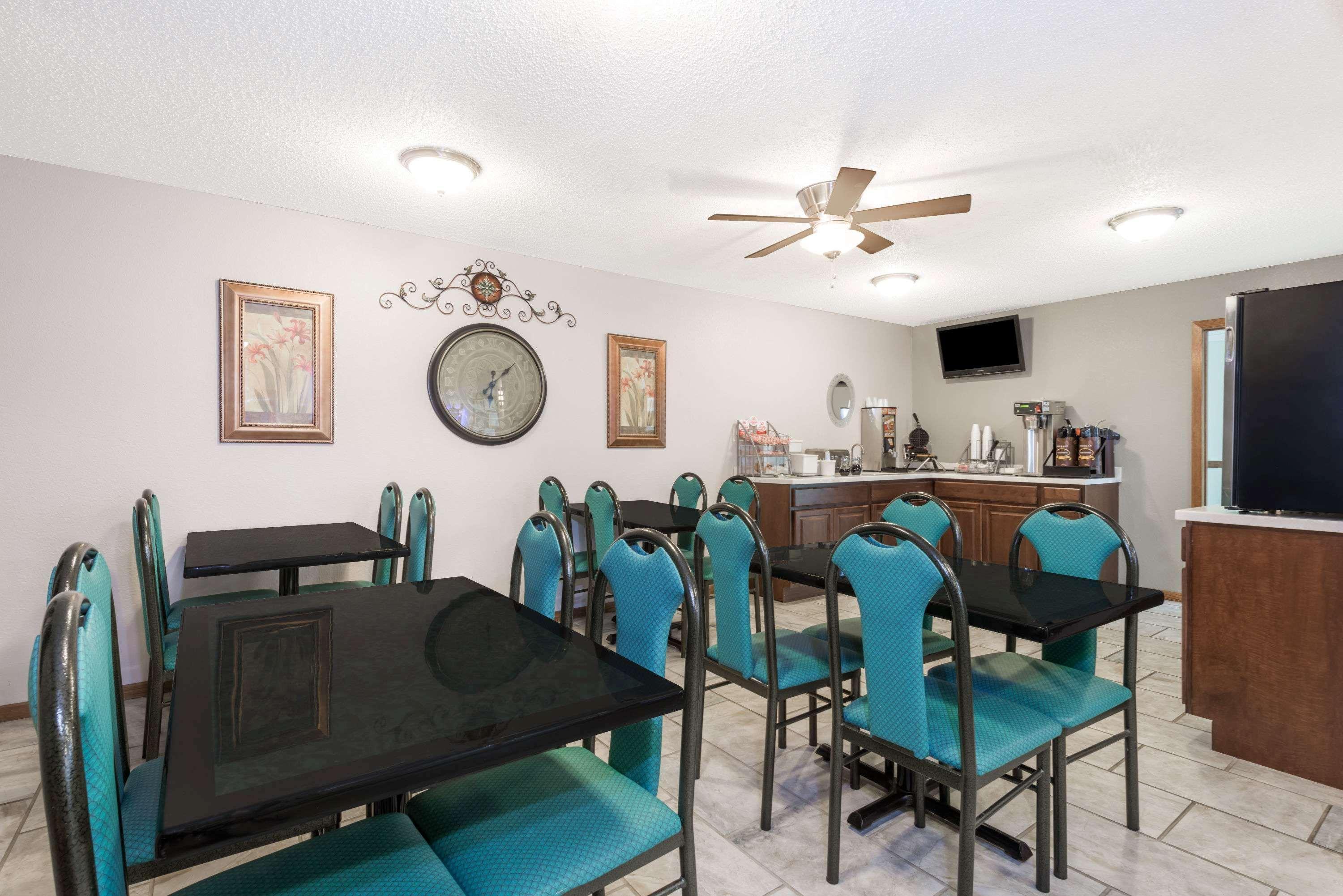 Super 8 By Wyndham Smithville Lake Extérieur photo